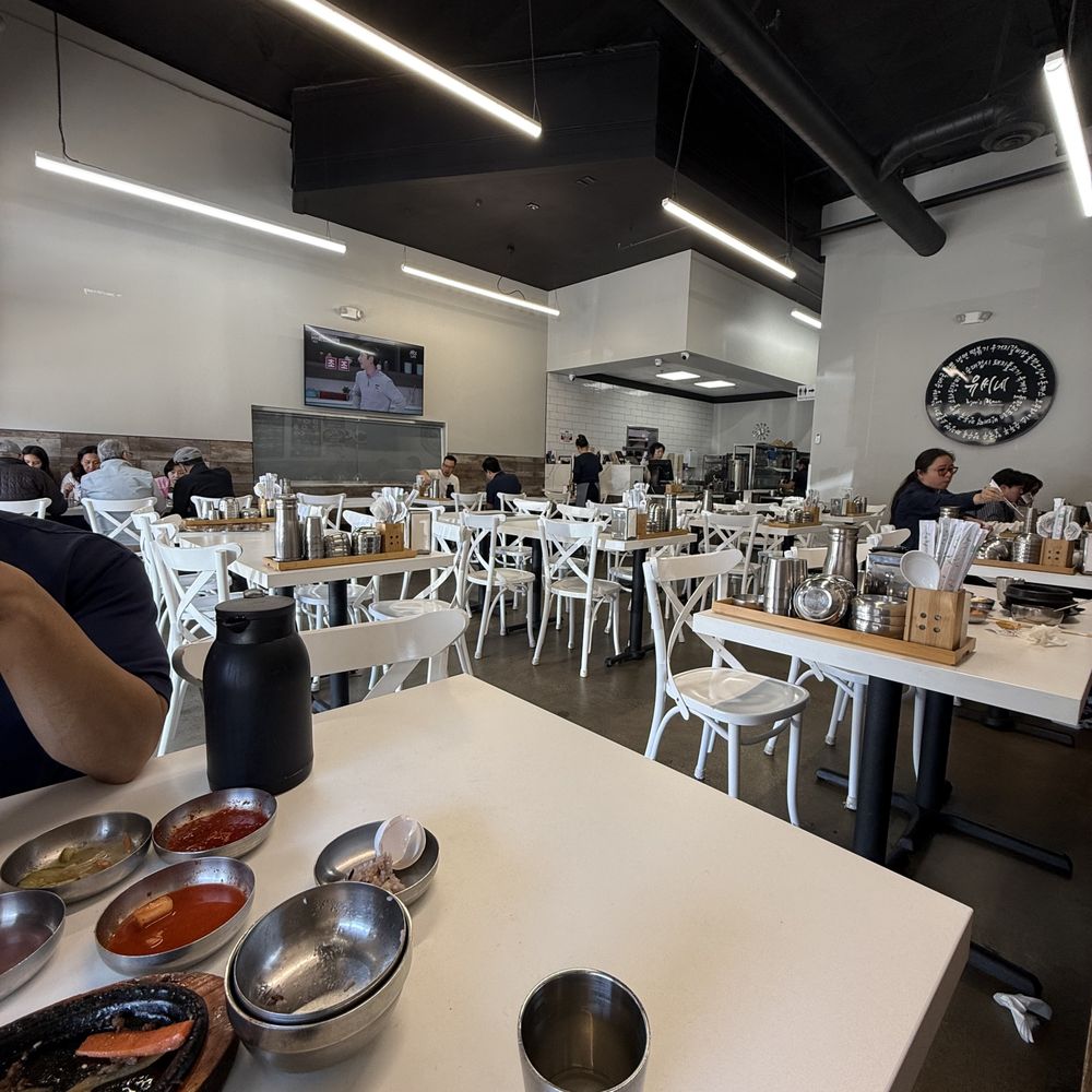 Yoo's Place - Inside - Korean Near Me - Irvine, California Yoo's Place - Inside - Korean Near Me - Irvine, California