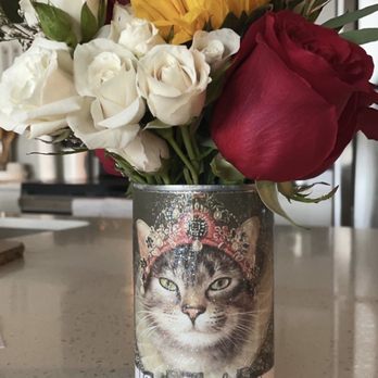One of A Kind - Basic flower arrangements - Gift Shops Near Me - Phoenix, Arizona One of A Kind - Basic flower arrangements - Gift Shops Near Me - Phoenix, Arizona