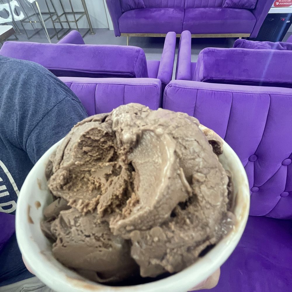 Violets Ice Cream Boutique - Classic chocolate - Ice Cream & Frozen Yogurt Near Me - Oviedo, Florida Violets Ice Cream Boutique - Classic chocolate - Ice Cream & Frozen Yogurt Near Me - Oviedo, Florida