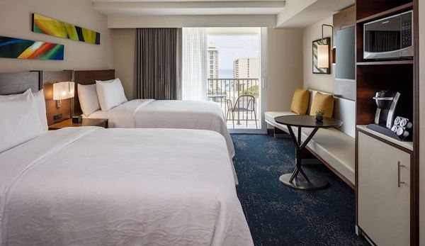 Hilton Garden Inn Waikiki Beach by null