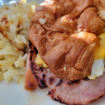 Carol's Corner Cafe - Breakfast sandwich and hash browns - American Near Me - Vancouver, Washington Carol's Corner Cafe - Breakfast sandwich and hash browns - American Near Me - Vancouver, Washington