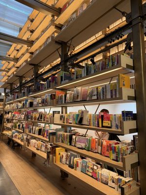 GINZA TSUTAYA BOOKS by null