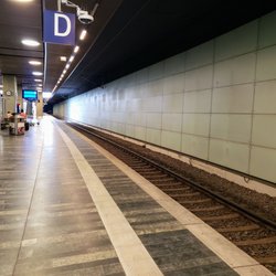 Bahnhof Hannover-Flughafen - Platform 2 at Bahnhof Hannover Flughafen