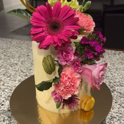 Brittanys Kitchenn - 6 inch 4 layer floral cake