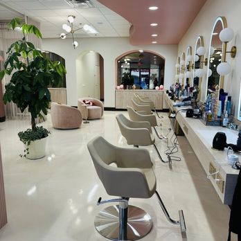Tap Beauty Lounge - 6 hair stations - Blow Dry/Out Services Near Me - Henderson, Nevada Tap Beauty Lounge - 6 hair stations - Blow Dry/Out Services Near Me - Henderson, Nevada