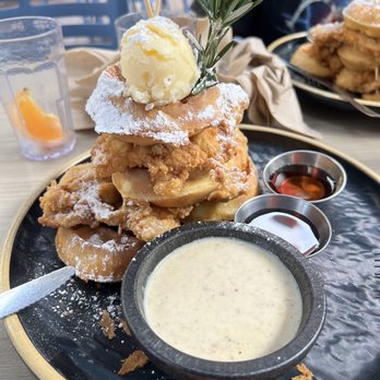 Down the Hatch Maui - Chicken & Waffles - Seafood Near Me - Lahaina, Hawaii