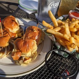 Sliders + fries