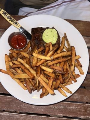 Satis Bistro by null