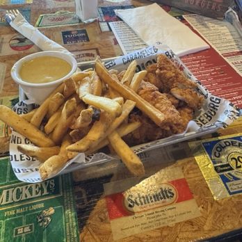 Cold Beers & Cheeseburgers - Lunch Chicken Tenders - Sports Bars Near Me - Buckeye, Arizona