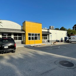 The former Bojangles blue and red exterior have been replaced with gray, white and yellow The former Bojangles blue and red exterior have been replaced with gray, white and yellow
