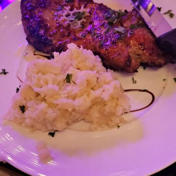 Beehive - Porkchop and mashed potatoes - Cocktail Bars Near Me - Dallas, Texas Beehive - Porkchop and mashed potatoes - Cocktail Bars Near Me - Dallas, Texas