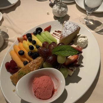 Avra - Greek Near Me - New York, New York