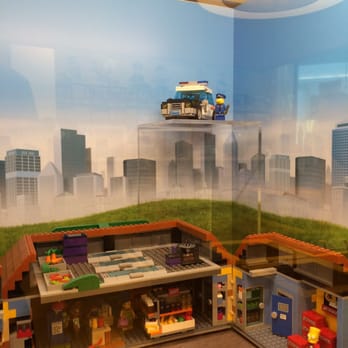 Boutique Lego - Toy Stores Near Me - Laval, Quebec