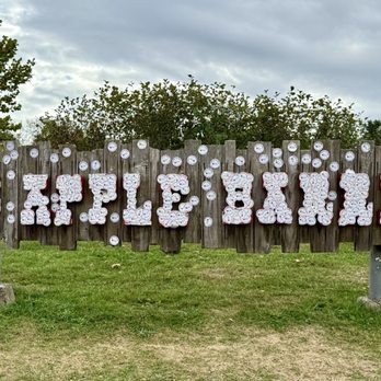 Lyman Orchards - Fruits & Veggies Near Me - Middlefield, Connecticut