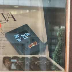 Cigar Times - View of the case with humidor stats.