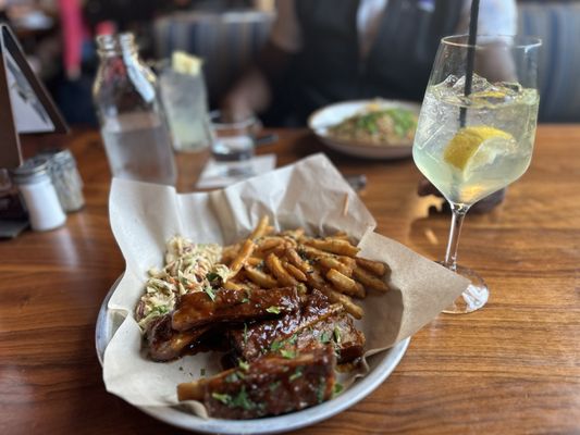 Lazy Dog Restaurant & Bar by null