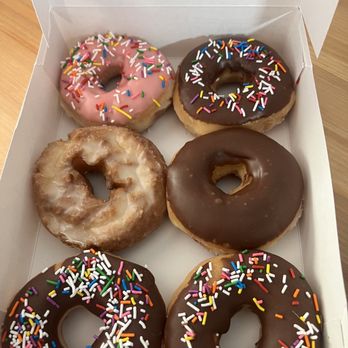 Krispy Kreme - delicious donuts but employees hate working there - Donuts Near Me - Chula Vista, California