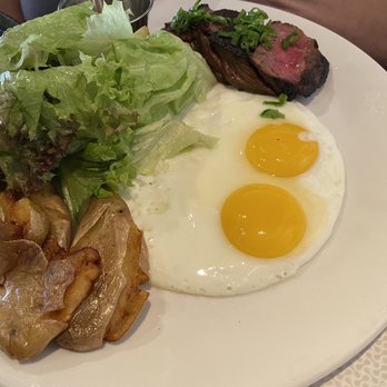 Koko Head Cafe - Steak and egg - Breakfast & Brunch Near Me - Honolulu, Hawaii