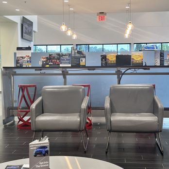 Lou Sobh Kia - Waiting room - Auto Repair Near Me - Cumming, Georgia Lou Sobh Kia - Waiting room - Auto Repair Near Me - Cumming, Georgia