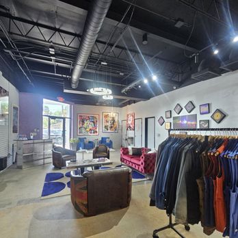 Herschede - Lounge area in back - Men's Clothing Near Me - Phoenix, Arizona Herschede - Lounge area in back - Men's Clothing Near Me - Phoenix, Arizona