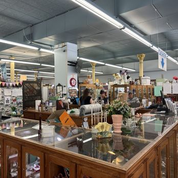 Downtown Antique Mall - Counter  4/2024 - Antiques Near Me - New Braunfels, Texas