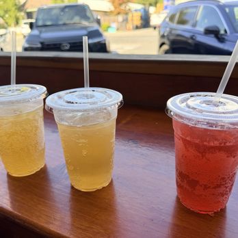 Alua's Thrive Bar - Kombuchas - Juice Bars & Smoothies Near Me - Mount Shasta, California Alua's Thrive Bar - Kombuchas - Juice Bars & Smoothies Near Me - Mount Shasta, California