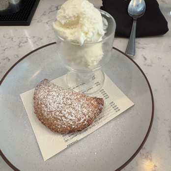 The White Bull - New American Near Me - Decatur, Georgia