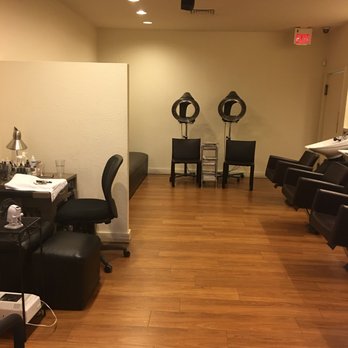 Nails by Dianna - Nail tech station and drying station. - Nail Technicians Near Me - Dallas, Texas Nails by Dianna - Nail tech station and drying station. - Nail Technicians Near Me - Dallas, Texas