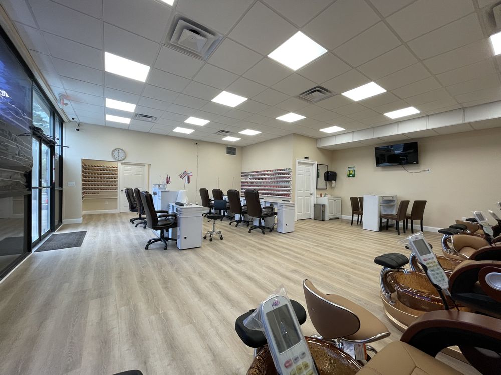 PINK NAILS Updated September 2024 11 Photos 394 Elm St, Biddeford