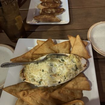 The Quarry Restaurant - Artichoke dip - American Near Me - Mason City, Iowa The Quarry Restaurant - Artichoke dip - American Near Me - Mason City, Iowa