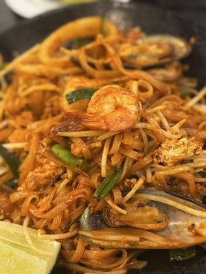 Thai Town (Thai Eatery and Bar) by null