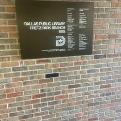 Dallas Public Library - Fretz Park Branch - Outside