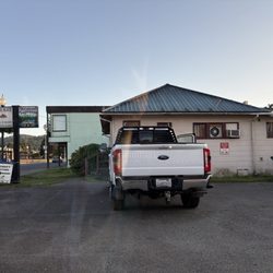 Home Slice Take N Bake - Outside. Small parking area