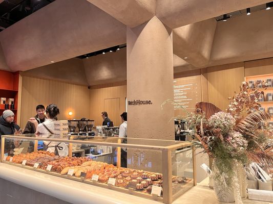 WatchHouse 5th Ave. by null