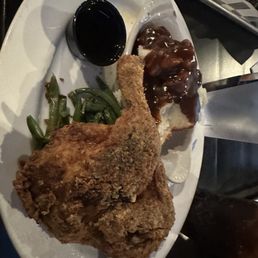Deep fried chicken with mashed potatoes and steamed green beans Deep fried chicken with mashed potatoes and steamed green beans