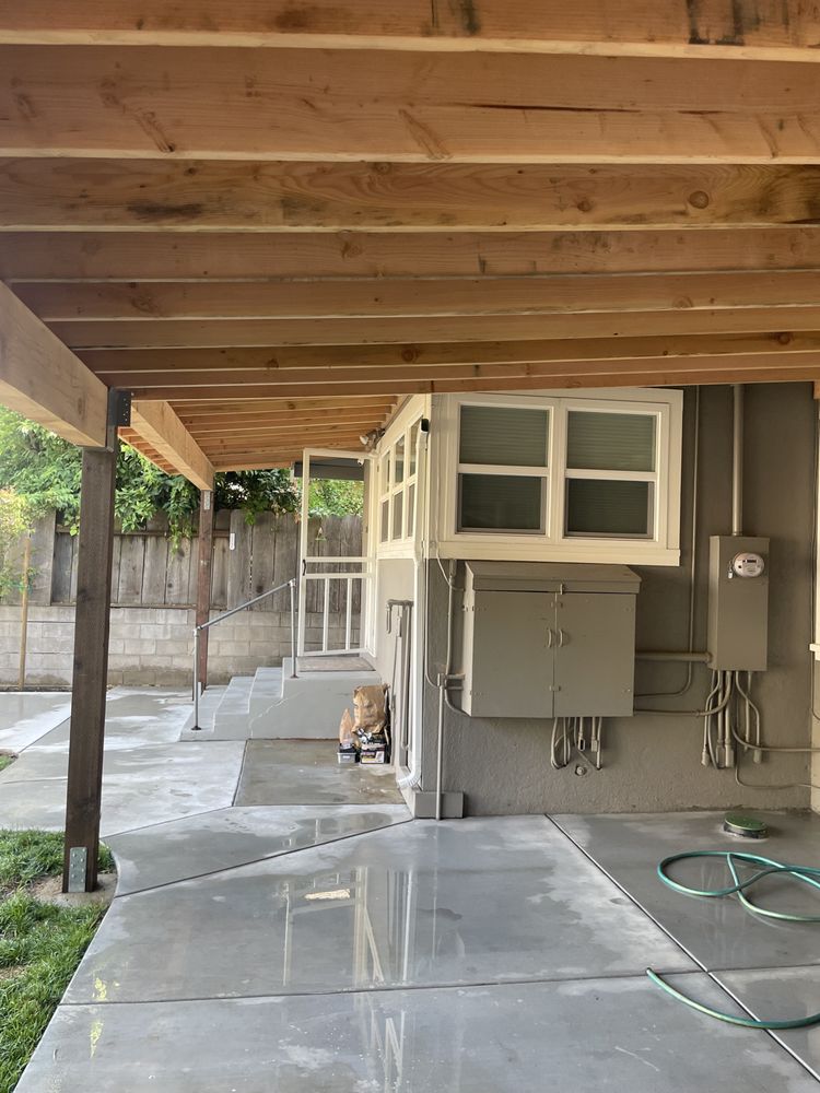 Slide of Contractors Pros