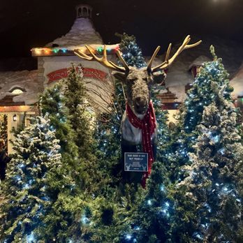 Yankee Candle - Animatronic reindeer in the Black Forest - Candle Stores Near Me - South Deerfield, Massachusetts