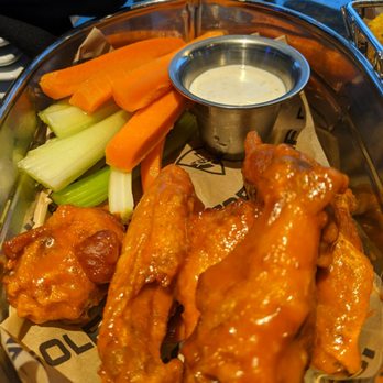 Topgolf - Buffalo wings - Golf Near Me - Ashburn, Virginia