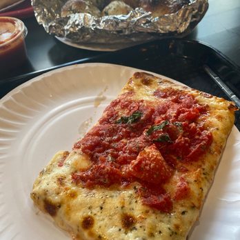 Gino's Parlor of Sandy Hook - Grandma's slice & garlic knots - Pizza Near Me - Sandy Hook, Connecticut
