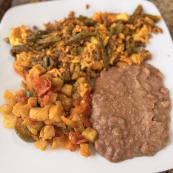 Los Vecinos - Nopalitos con chorizo y huevo plate. - Food Trucks Near Me - San Antonio, Texas Los Vecinos - Nopalitos con chorizo y huevo plate. - Food Trucks Near Me - San Antonio, Texas