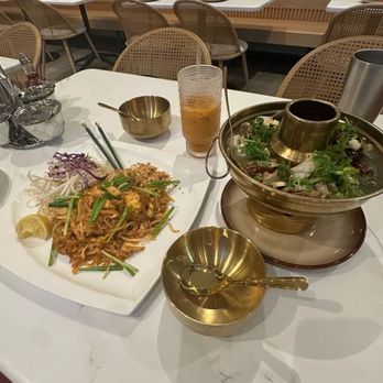 Golden Spoon - Pad Thai and Pho Tak - Thai Near Me - Modesto, California