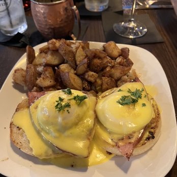Goldfinch Tap + Eatery - Classic Benny - Cocktail Bars Near Me - Marion, Iowa