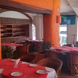 La Cantinita - Tables aplenty