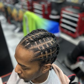 Corona Barbershop Plus - Dreadloc retwist style - Barbers Near Me - Jackson Heights, New York