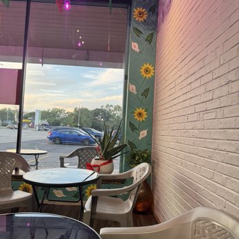 Tacos El Vale - Sitting area - Juice Bars & Smoothies Near Me - Waukegan, Illinois Tacos El Vale - Sitting area - Juice Bars & Smoothies Near Me - Waukegan, Illinois