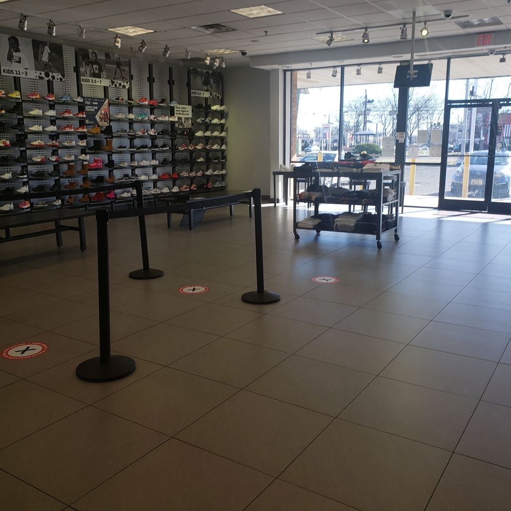 Foot Locker - inside - Shoe Stores Near Me - Somerset, New Jersey Foot Locker - inside - Shoe Stores Near Me - Somerset, New Jersey