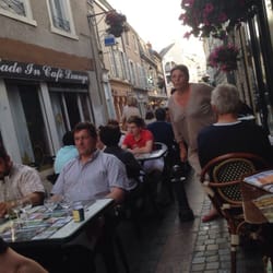 Le P'tit Bouchon - La terrasse, par une belle journée de juin