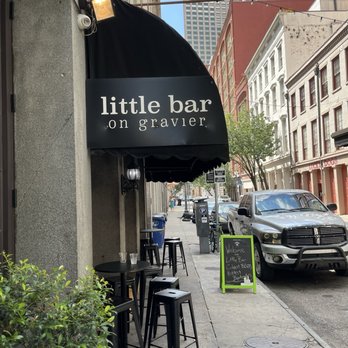 little bar on gravier
