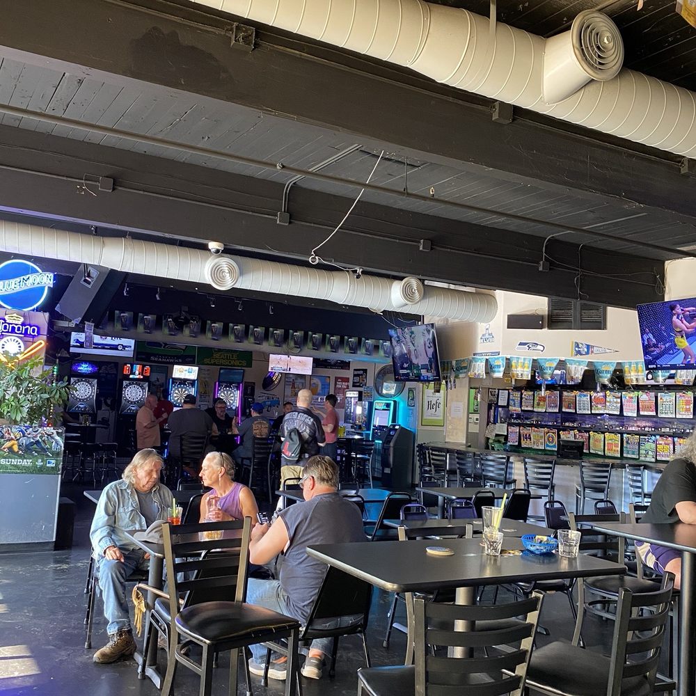 Clubhouse Bar and Grill - Dive Bars Near Me - Everett, Washington
