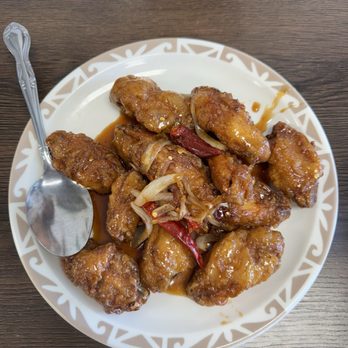 3 Star Restaurant - Garlic sauce chicken wings - Filipino Near Me - Vallejo, California